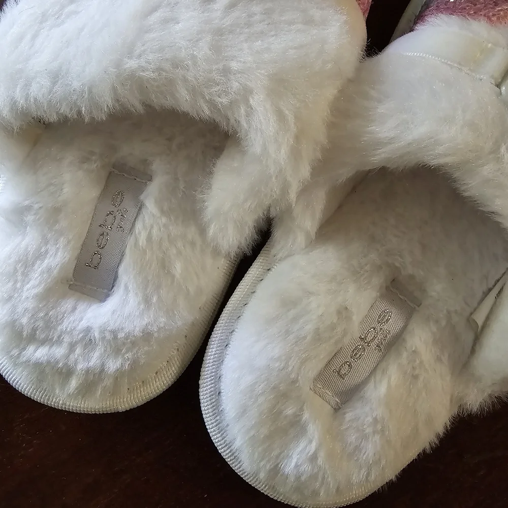 Girls NWOT Bebe Rainbow Glitter Slippers